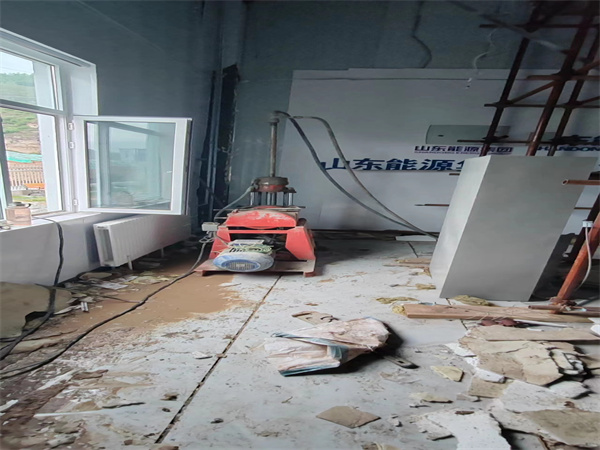 中兴镇地基基础下沉墙体裂缝加固注浆顶升施工